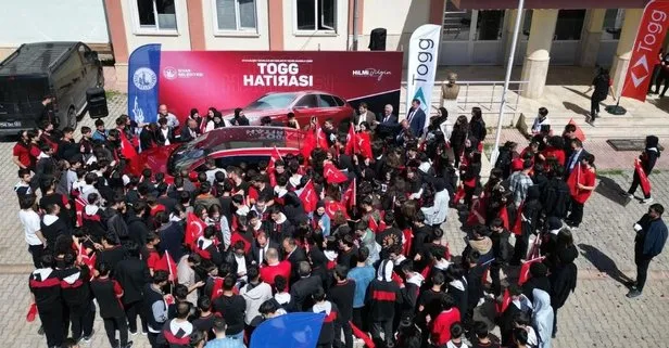 Togg’a yoğun ilgi! Gençler hayran kaldı