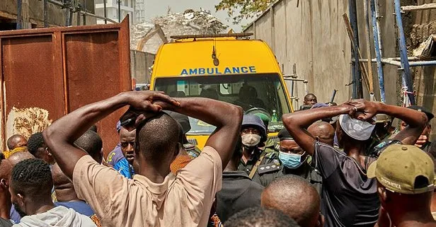 Nijerya’da çöken 21 katlı binada ölü sayısı gitgide artıyor