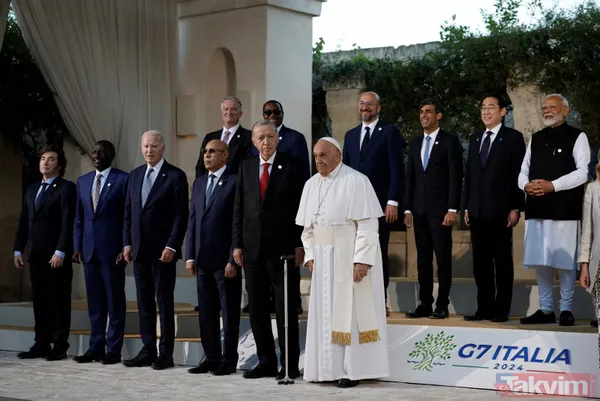 Başkan Recep Tayyip Erdoğan, G7 zirvesinde aile fotoğrafı çekimine katıldı! Papa Francis ile ayaküstü dikkat çeken sohbet - 5