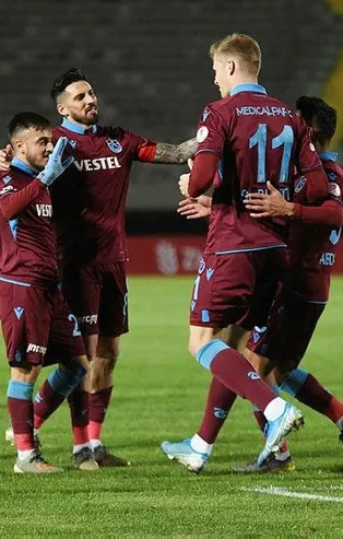 İzmir'de 'Fırtına' çıktı! Trabzonspor, son 16 yolunda dev bir adım attı