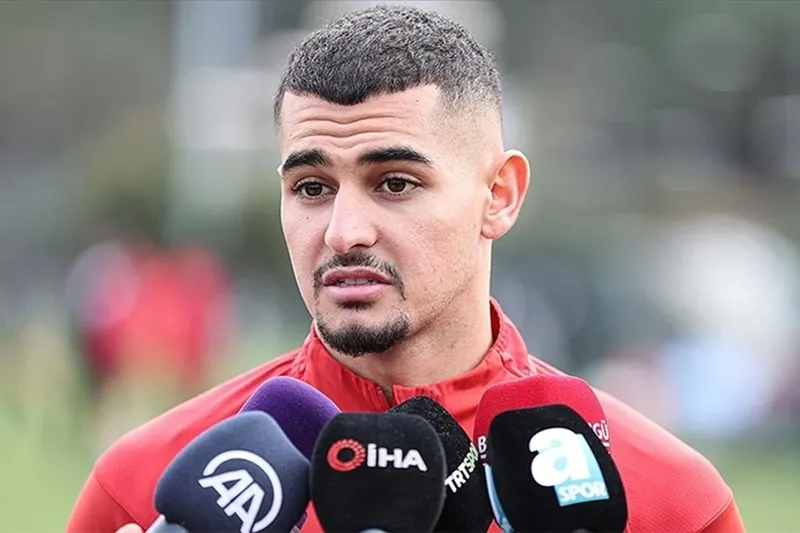 italyanlar-fenerbahcenin-transferini-duyurdu-batshuayi-sonrasi-yeni-forvet-belli-oldu-1719086613613.jpg İtalyanlar Fenerbahçe'nin transferini duyurdu! Batshuayi sonrası yeni forvet belli oldu-4