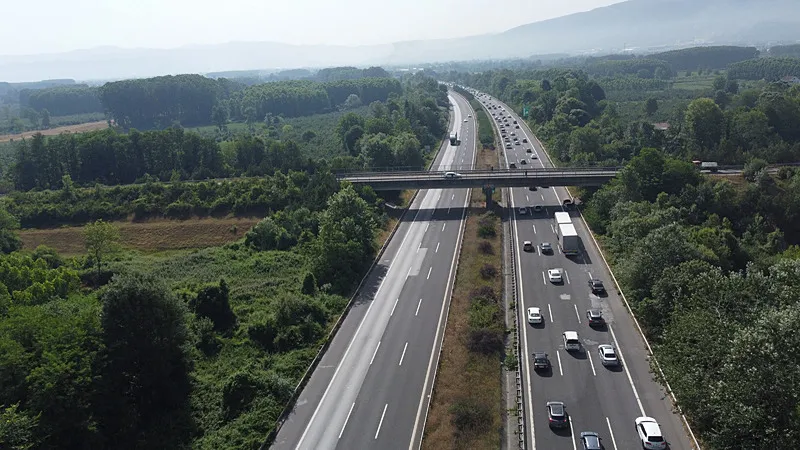 Akın akın gidiyorlar! Kurban Bayramı trafiği böyle görüntülendi | HARİTALI YOL DURUMU - 13