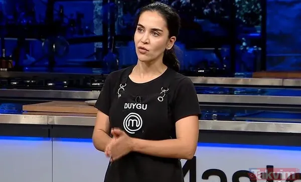 Masterchef Türkiye'nin Geçtiğimiz Hafta Yayınlanan Bölümünde İlk Evliliğinde Eşinden Şiddet Gördüğünü Anlatan Duygu Acarsoy, Şimdiki Nişanlısı Tarafından Da...