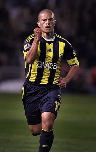 Fenerbahçe'de bomba iddia! Jesus'un ekibine Alex de Souza