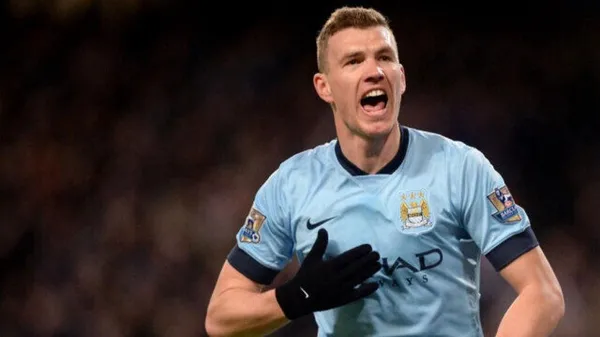 Son dakika: Fenerbahçe Edin Dzeko'ya yıllık 4 milyon 200 bin Euro'dan 2 senelik sözleşme imzalattı-4