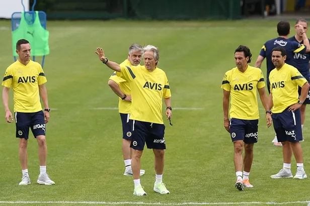 fenerbahce-kf-tirana-maci-ile-sari-lacivertliler-ikinci-hazirlik-karsilasmasina-cikiyorlar-fenerbahcenin-bu-ma-1656149523930.jpg Fenerbahçe KF Tirana hazırlık maçı ne zaman, saat kaçta, hangi kanalda? Fenerbahçe KF Tirana maçı muhtemel ilk 11'leri...-5