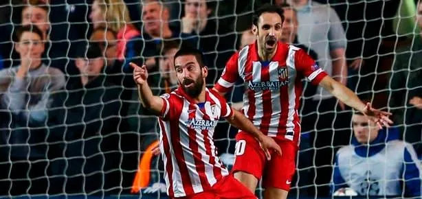 Bayrağımızla tur atacağım