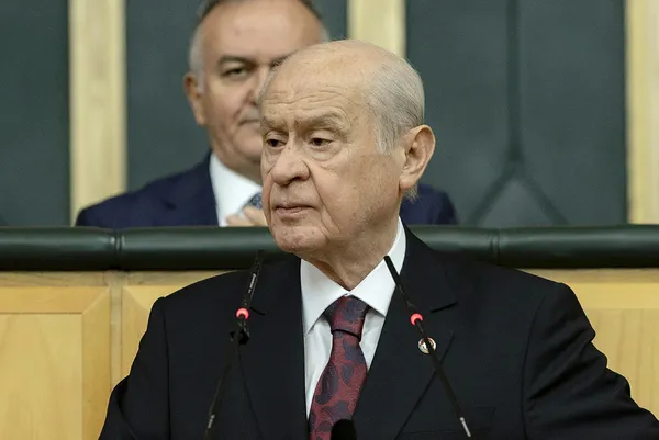 mhp-lideri-devlet-bahceliden-abdye-icazet-gezisine-giden-chp-lideri-kemal-kilicdarogluna-sert-tepki-seni-1-dol-1665480392998.jpg MHP lideri Devlet Bahçeli'den ABD'ye icazet gezisine giden CHP lideri Kemal Kılıçdaroğlu'na sert tepki: Zillet adayının ismini almaya gitti-3