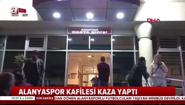 Kayseri deplasmanından dönen Alanyasporlu futbolcuları taşıyan minibüs devrildi!