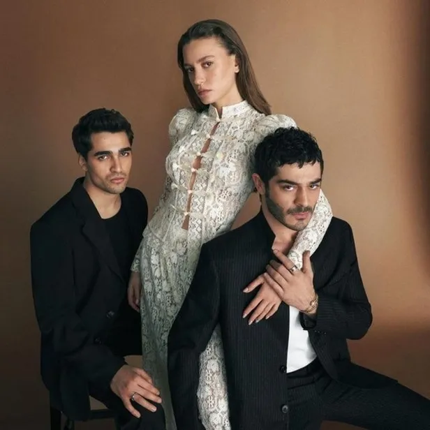 sahmaran-2-sezon-ne-zaman-yayinlanacak-serenay-sarikaya-sinyali-verdi-burak-deniz-acikladi-sahmaran-2-sezon-ta-1674725167419.jpg Şahmaran 2. sezon ne zaman yayınlanacak? Şahmaran 2. sezon tarihi... Serenay Sarıkaya sinyali verdi, Burak Deniz açıkladı!-3