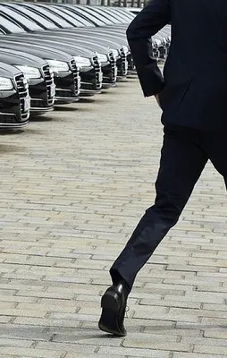 Audi tesislerinde polis baskını!