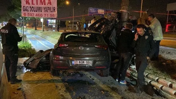 Ağaca çarparak parçalanan otomobilin sürücüsü astsubay hayatını kaybetti! Bursa'daki feci kaza kamerada-3