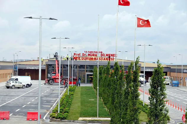 Atatürk Havalimanı'nda yapılan salgın hastanesine Prof. Dr. Murat Dilmener'in adı verildi!