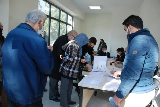 chpnin-deprem-konutlari-teslim-edilmedi-yalani-elinde-patladi-anahtarini-alan-izmirli-depremzedeler-yeni-evler-1642430314681.jpeg CHP'nin 'deprem konutları teslim edilmedi' yalanı elinde patladı: Anahtarını alan İzmirli depremzedeler yeni evlerini gezdi-6