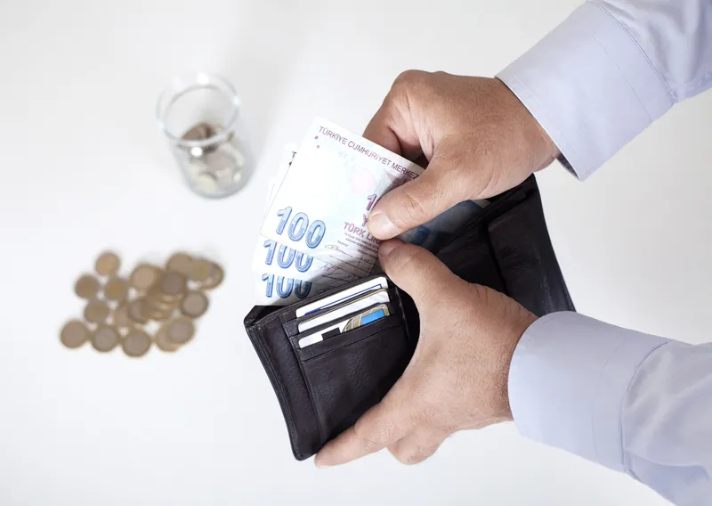 emekliye-ilave-zam-sonrasi-4-ek-odeme-jesti-geldi-7500-tl-kok-maas-alana-vergi-iadesi-yapilacak-1706727656364.jpg Emekliye ilave zam sonrası %4 ek ödeme jesti geldi! 7.500 TL kök maaş alana vergi iadesi yapılacak-3