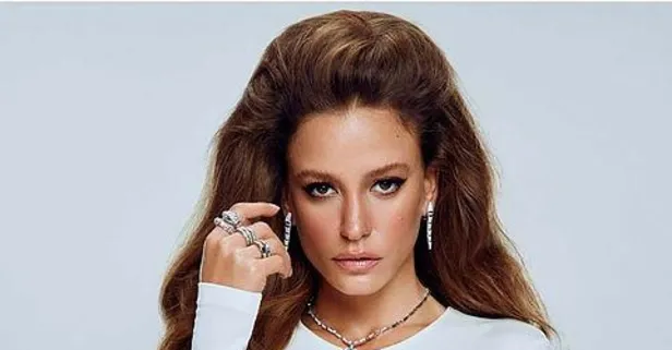 Serenay Sarıkaya yine sosyal medyayı salladı! Öyle bir poz verdi ki takipçileri...