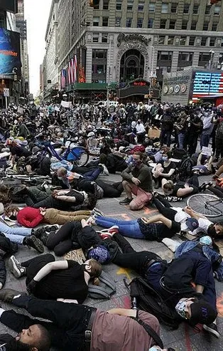 Son dakika: New York'ta protestolar nedeniyle sokağa çıkma yasağı ilan edildi