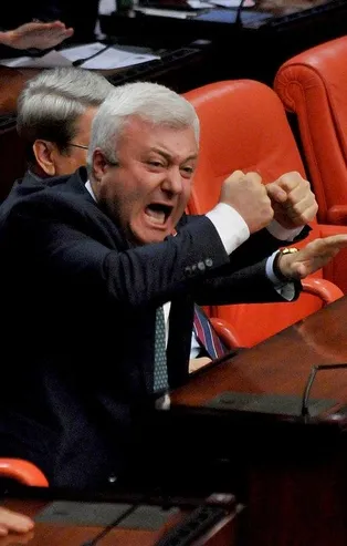 CHP'de buram buram ırkçılık kokan tartışma! Tuncay Özkan'ın sözleri ortalığı karıştırdı