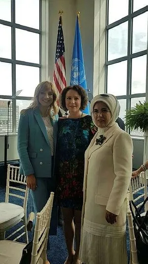 Emine Erdoğan, Melania Trump'ın yemek davetine katıldı-1