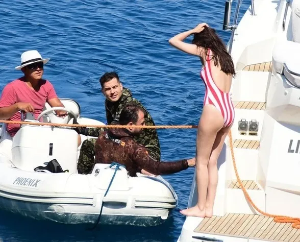 Çağatay Ulusoy sevgilisiyle tatilde-3