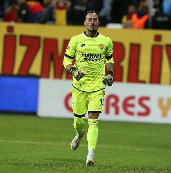 gorusmeler-tamamlandi-galatasarayda-lungbeto-icin-karar-zamani-1596329354659.jpeg Görüşmeler tamamlandı! Galatasaray'da Lung&Beto için karar zamanı...-2