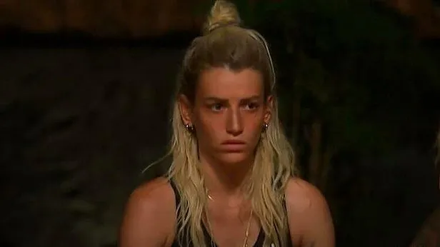 Survivor Hikmet'e altından kalkamayacağı sözler 'iğrençsin palyaço midem bulandı' Sahra Işık laf söylemedi bombaladı Acun Ilıcalı...-3
