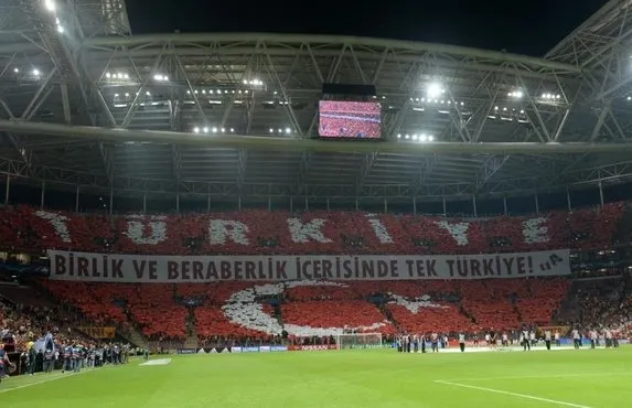 Galatasaray'dan 3 boyutlu koreografi şöleni-20