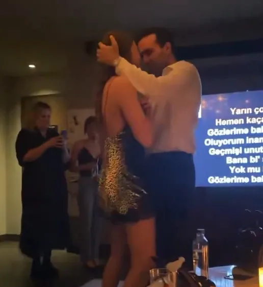 Serenay Sarıkaya’dan 350 bin TL’lik leopar tarzı! Şıklık mı gecelik mi? Sosyal medyadan yorum yağdı-6