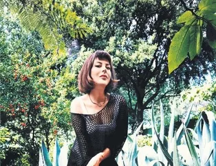 ’Ağlama Gülüm’ü güncelliyor!