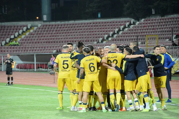 spor-toto-1-ligde-mke-ankaragucu-ve-umraniyespor-bu-hafta-super-lige-cikmayi-garantileyebilir-1651218144488.jpg Spor Toto 1. Lig'de MKE Ankaragücü ve Ümraniyespor bu hafta Süper Lig'e çıkmayı garantileyebilir-5