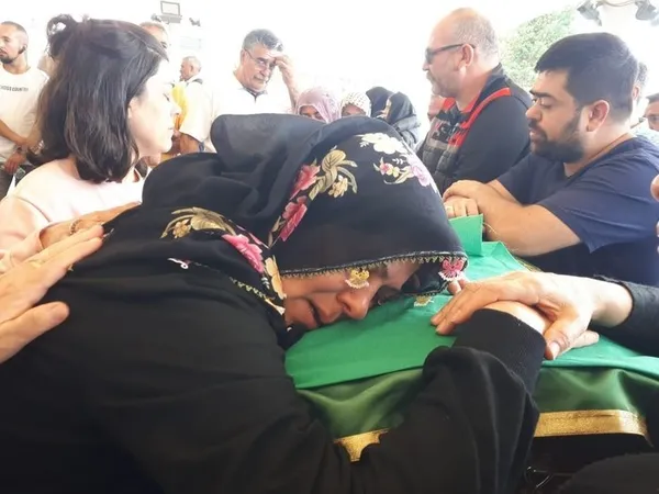 ankarada-sel-felaketi-buse-nur-doganay-bodrumda-can-verdi-facia-goz-gore-gore-geliyorum-demis-1656736778711.jpeg Ankara'da sel felaketi: Buse Nur Doğanay bodrumda can verdi! Facia göz göre göre geliyorum demiş-2