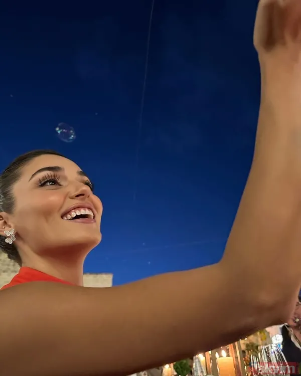 Hande Erçel kırmızılar içinde paylaştı! Arzu Sabancı’nın müstakbel gelini ayakkabılarının fiyatıyla dudak uçuklattı - 14