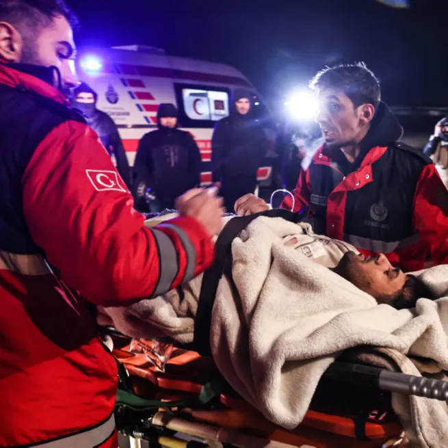 Kahramanmaraşta deprem! Yaralılar İstanbula sevk edildi gönüllüler deprem bölgesine gidiyor