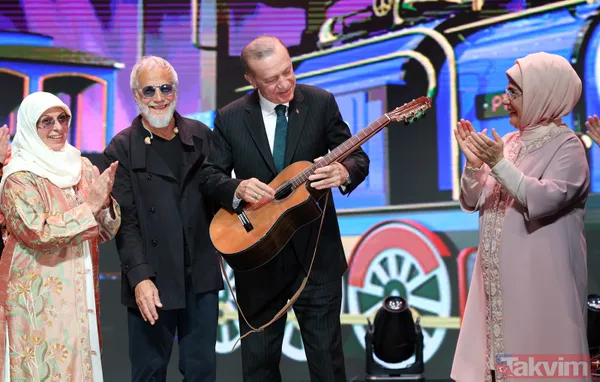 SON DAKİKA: Başkan Recep Tayyip Erdoğan Yusuf İslam'ın (Cat Stevens) Beştepe'deki konserini izledi! Yusuf İslam Erdoğan'a gitarını hediye etti - 4