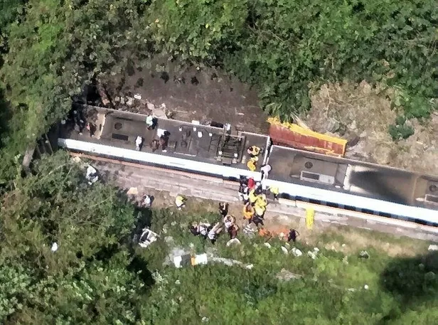 SON DAKİKA: Tayvan'da büyük felaket! Hualien bölgesinde tren raydan çıktı: 36 ölü, 60 yaralı-3