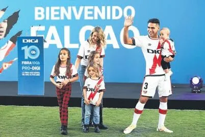 Vallecano tarafından basına tanıtılan Falcao'dan Galatasaray'a mesaj-1