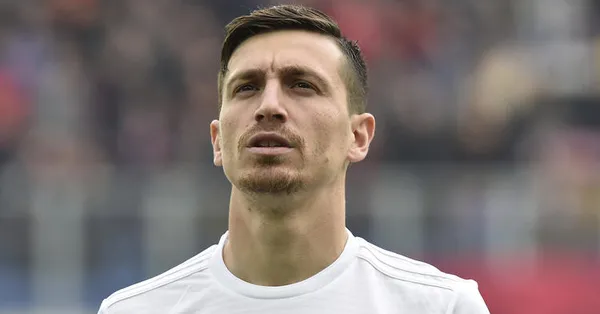 Galatasaray, ezeli rakibi Fenerbahçe'yle anlaşan Mert Hakan Yandaş için düğmeye bastı! 38.4 milyon TL...
