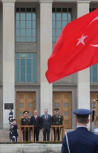 Bakan Akar, ABD Savunma Bakan Vekili Shanahan ile görüştü