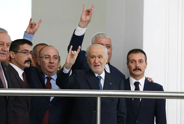 MHP lideri Devlet Bahçeli’nin yakasındaki rozetin anlamı