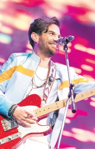 Beren Saat'in eşi ünlü popçu Kenan Doğulu son iki hafta adeta darphane gibi para bastı!