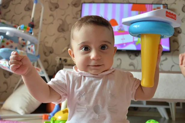 Mersin'deki bakıcı şiddetini oyuncağın içindeki ses cihazı ortaya çıkardı-1