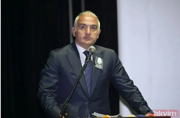 ‘Bay Sinema’ lakaplı Türker İnanoğlu son yolculuğuna uğurlandı! Cenazeye ünlü akını! Emel Sayın, Hülya Koçyiğit, Kerem Alışık - 5