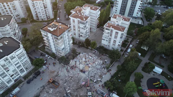 İzmir Seferihisar'da meydana gelen depremin yarattığı yıkım sabah havadan görüntülendi - 13