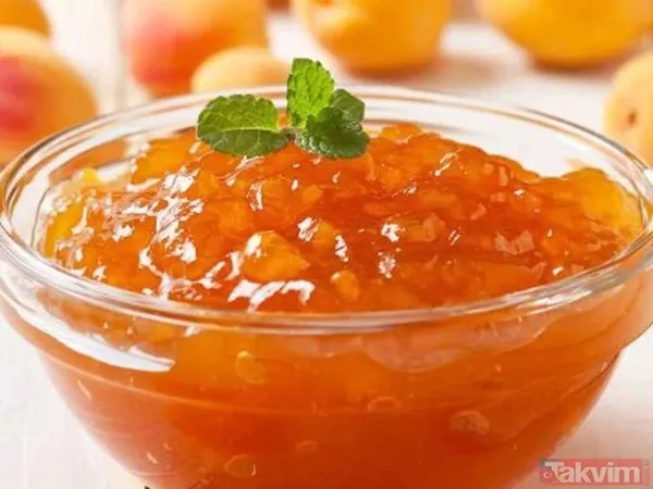 Yapılışı: Meyveleri Ayıklayın. Saplarını Ve Çekirdeklerini Dikkatlice Çıkarın.