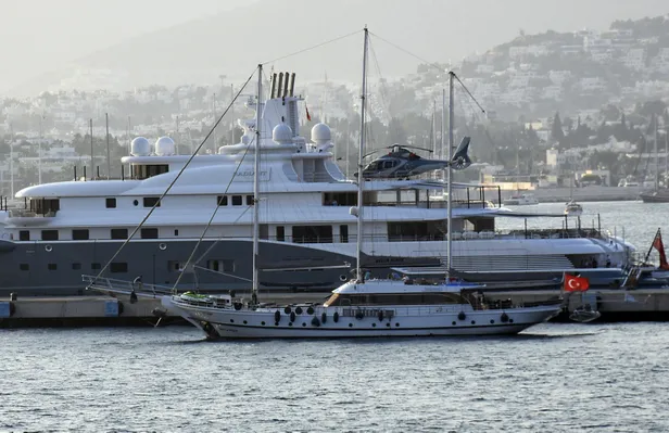 Dubai Şeyhinin lüks yatı Bodrum'da! 100 metreden fazla yaklaşanı batırıyor-2