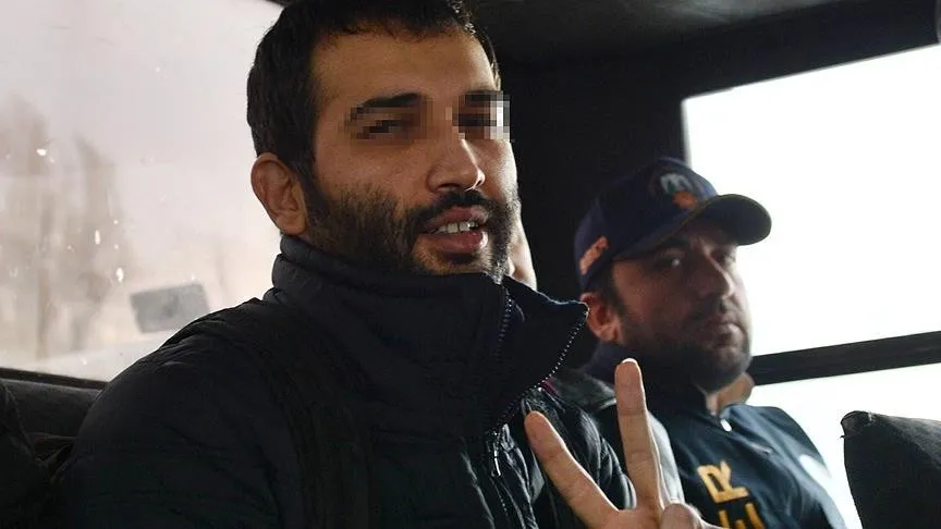 munzur-universitesinde-skandal-gosteri-devlet-buyukleri-hedef-alindi-1782408915688.jpeg Munzur Üniversitesi’nde skandal gösteri: Başkan Erdoğan, Bahçeli ve dini değerler hedef alındı-4
