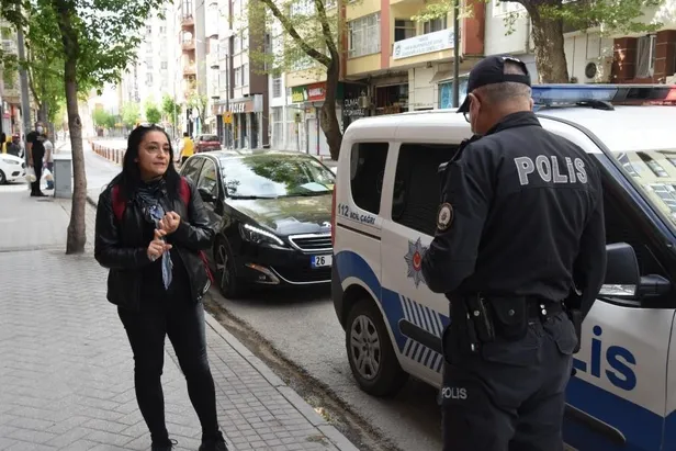 Eskişehir’de sağlık çalışanı bir kadın maskesiz markete girmeye çalışınca tartışma çıktı-4
