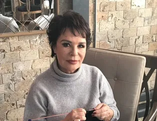 Demet Akalın, Hülya Koçyiğit... Mehmetçik için sevgi ilmeği hareketi!