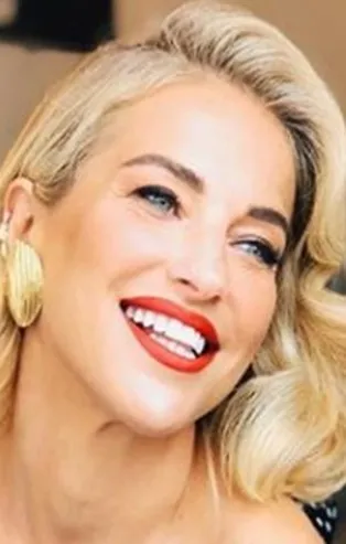 Burcu Esmersoy kimdir? Burcu Esmersoy kaç yaşında, nereli, evli mi?