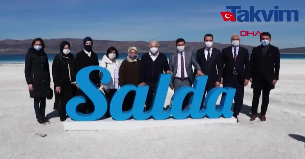 Binali Yıldırım Salda Gölü’nü ziyaret etti